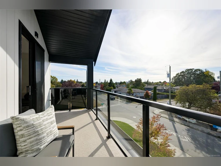 1-2100 Allenby Street, Oak Bay, BC, V8R 3C3 - 41