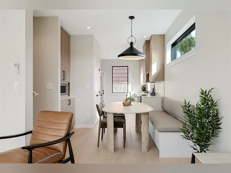 1-2100 Allenby Street, Oak Bay, BC, V8R 3C3 - 13