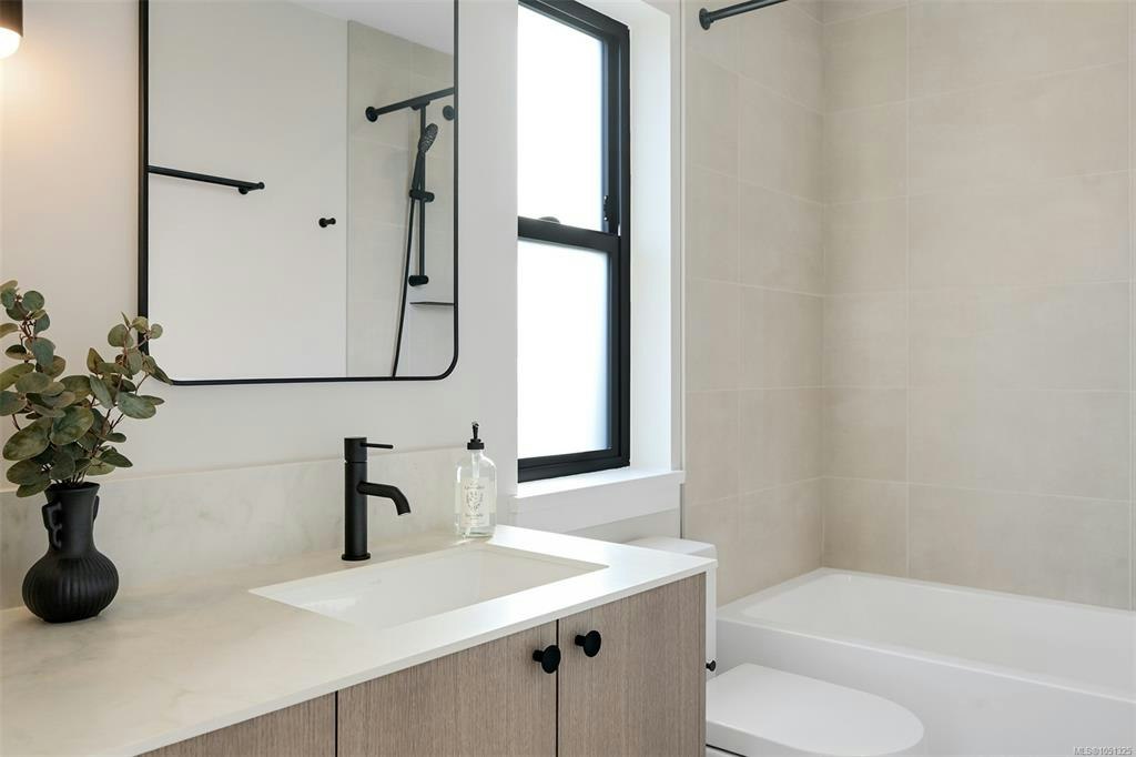 1-2100 Allenby Street, Oak Bay, BC, V8R 3C3 - 50