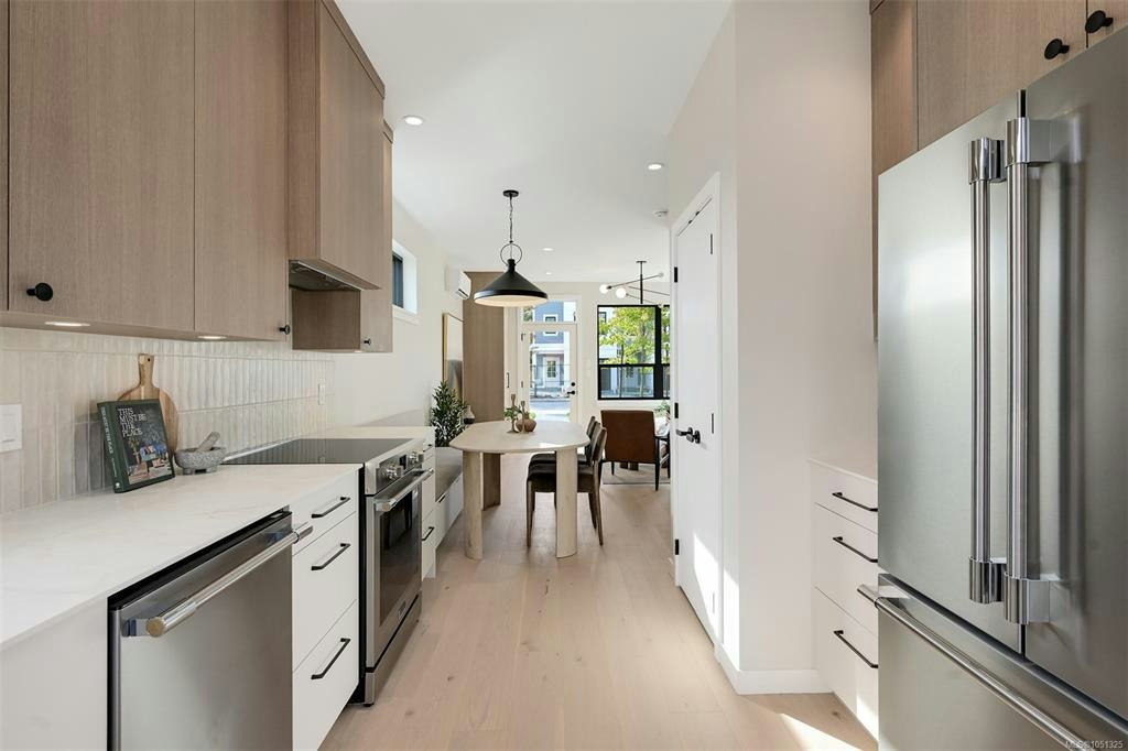 1-2100 Allenby Street, Oak Bay, BC, V8R 3C3 - 19