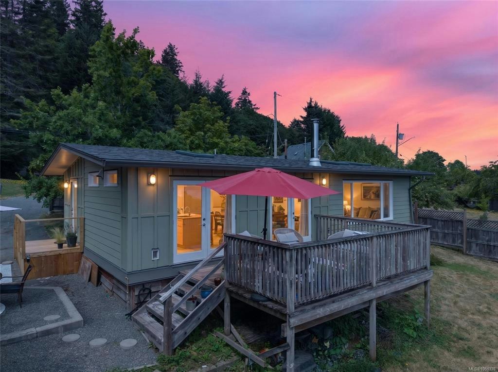 5674 Market Street, Union Bay, BC, V0R 3B0