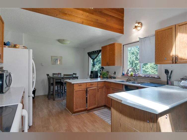 1376 Hooley Road, Quadra Island, BC, V0P 1N0 - 11