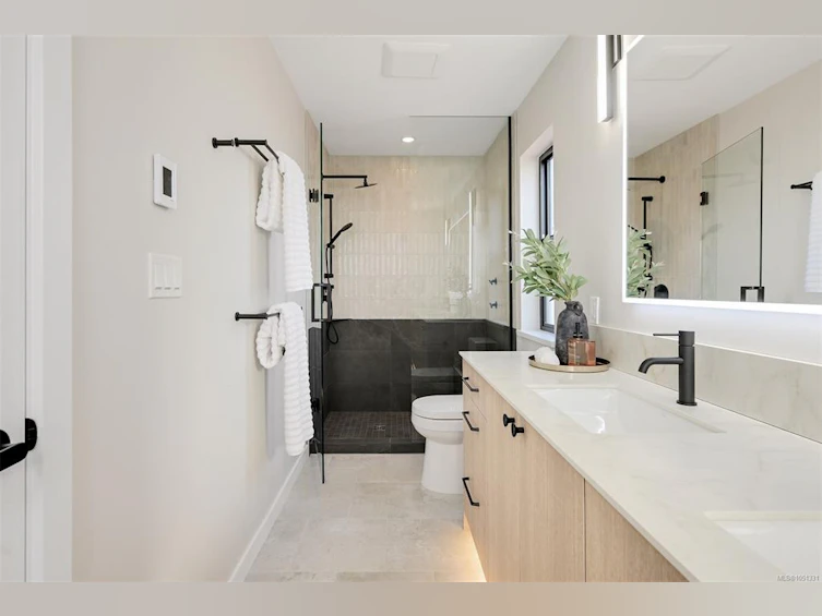 2-2100 Allenby Street, Oak Bay, BC, V8R 3C3 - 33