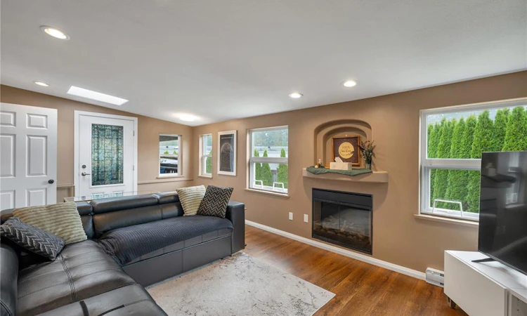 81-5250 Beaver Harbour Road