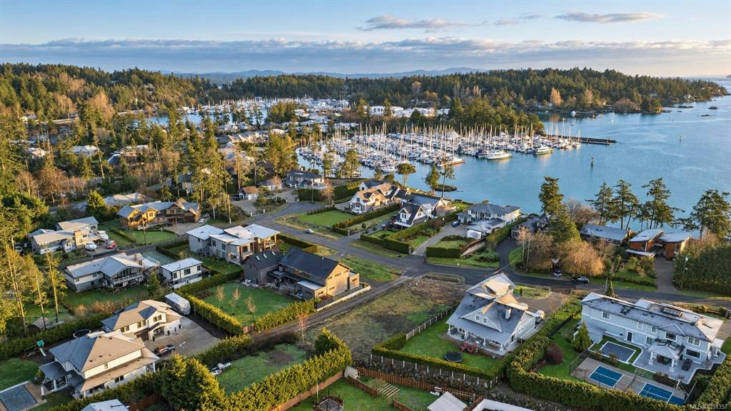 10724 Bayfield Road, North Saanich, BC, V8L 5S7