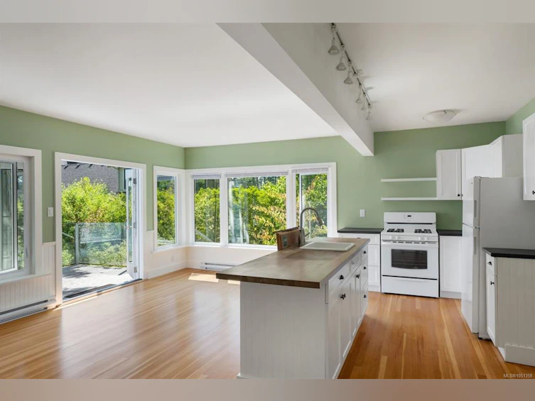 389 Moses Point Road, North Saanich, BC, V8L 5L9 - 21