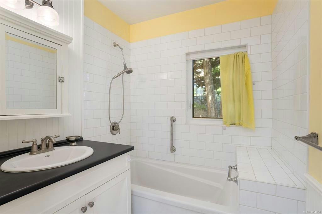 389 Moses Point Road, North Saanich, BC, V8L 5L9 - 27