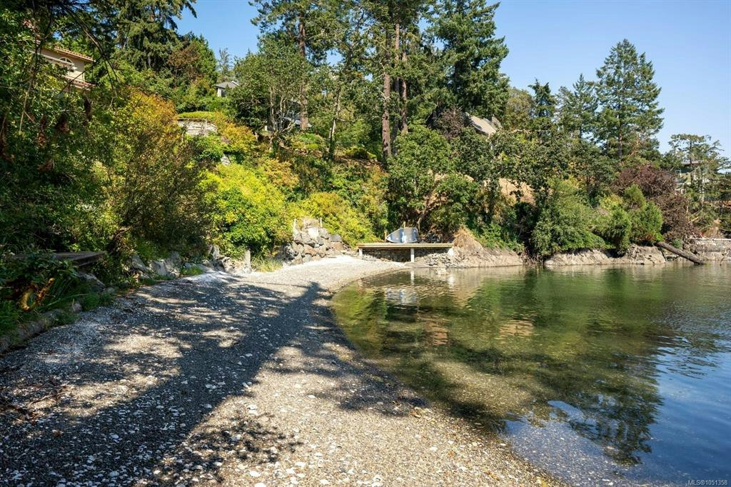 389 Moses Point Road, North Saanich, BC, V8L 5L9 - 40