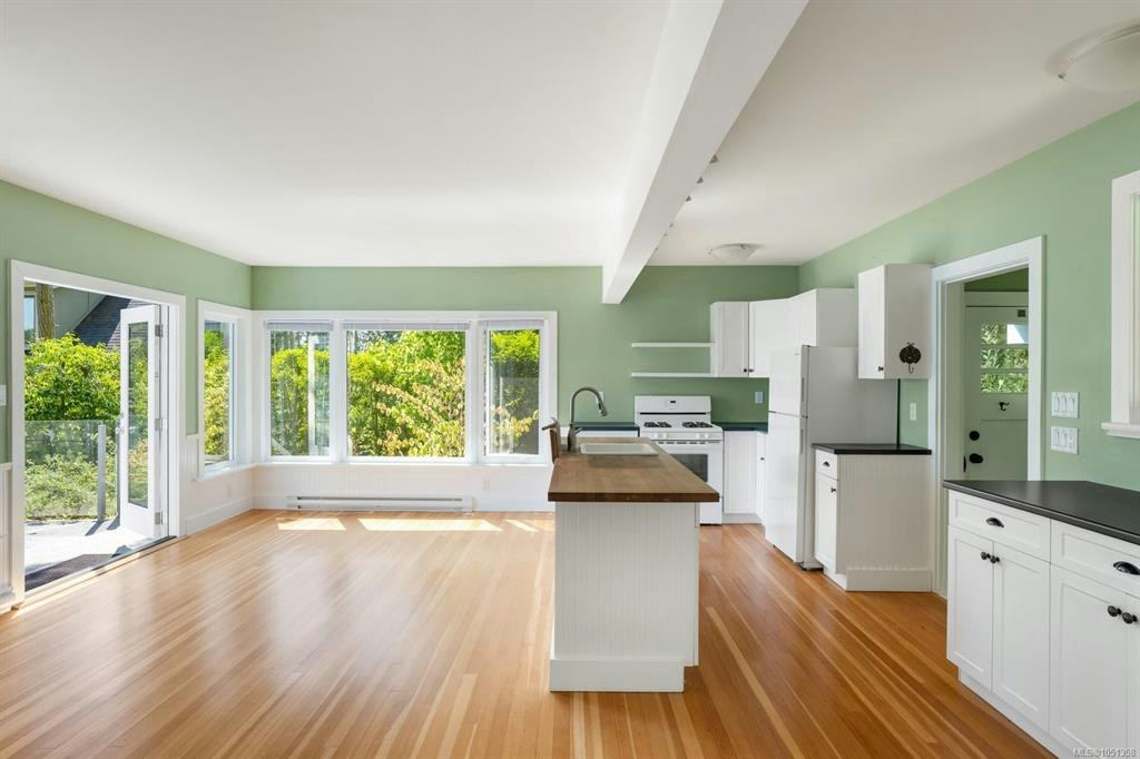389 Moses Point Road, North Saanich, BC, V8L 5L9 - 20
