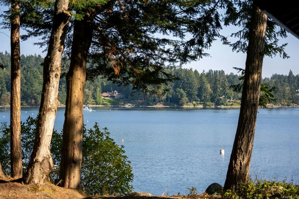 389 Moses Point Road, North Saanich, BC, V8L 5L9 - 9