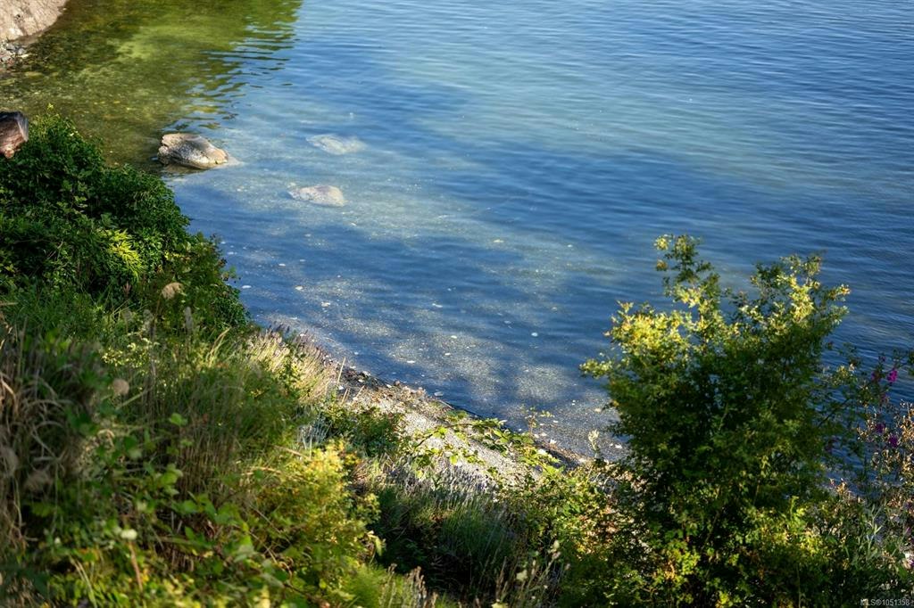 389 Moses Point Road, North Saanich, BC, V8L 5L9 - 6