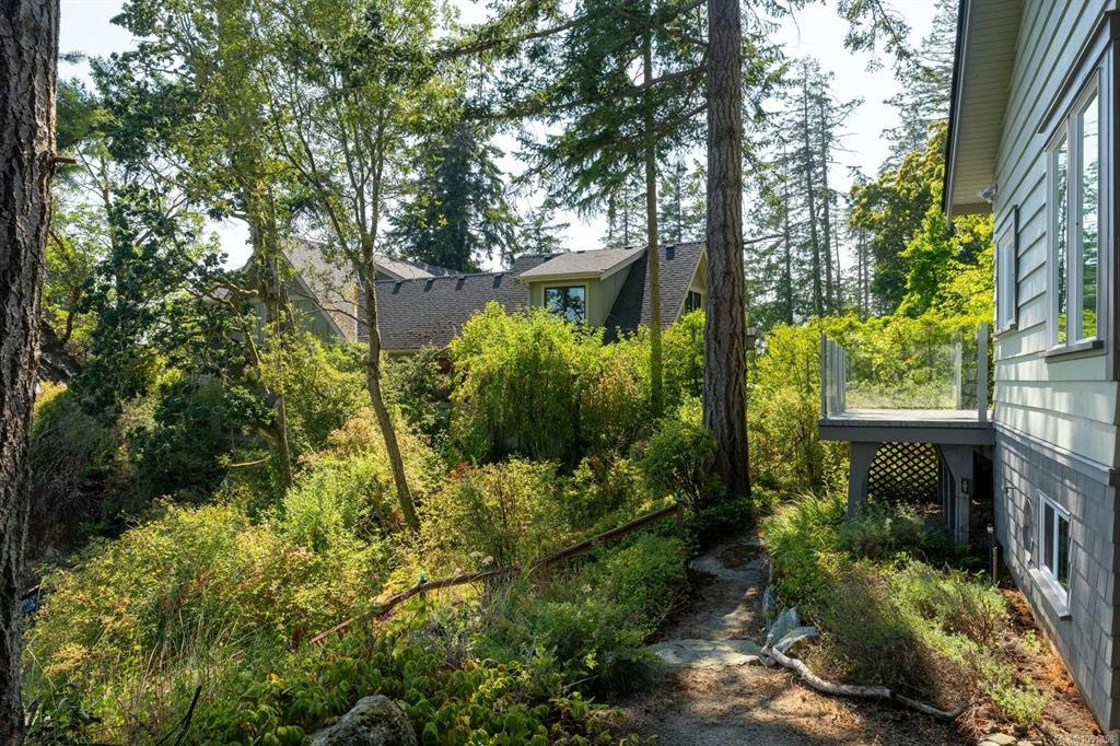 389 Moses Point Road, North Saanich, BC, V8L 5L9 - 35