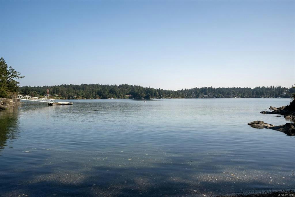 389 Moses Point Road, North Saanich, BC, V8L 5L9 - 16