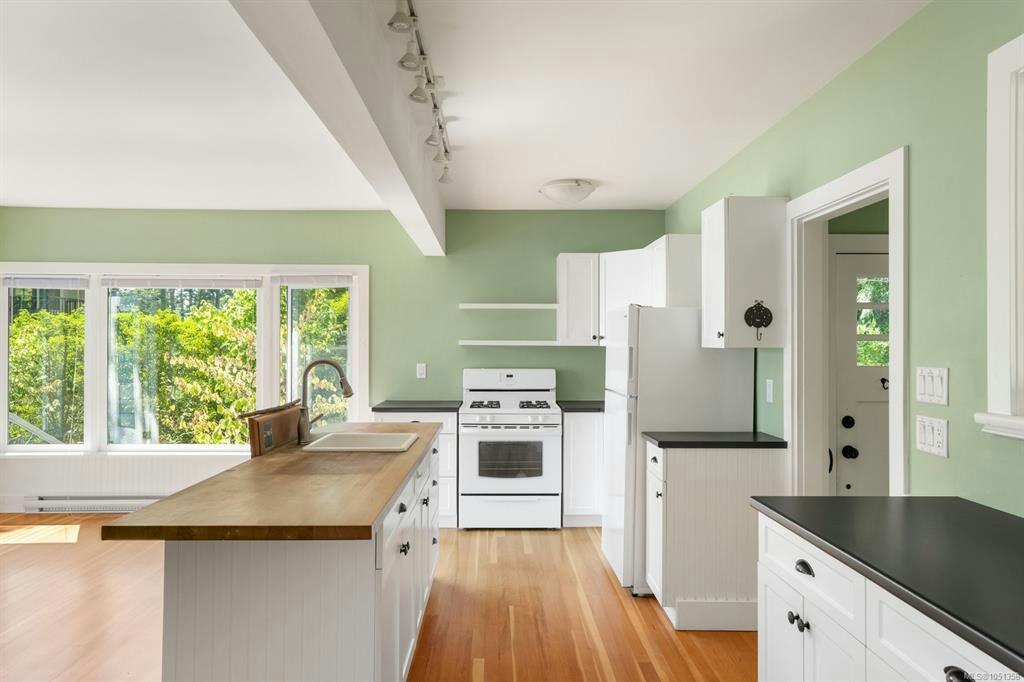389 Moses Point Road, North Saanich, BC, V8L 5L9 - 22