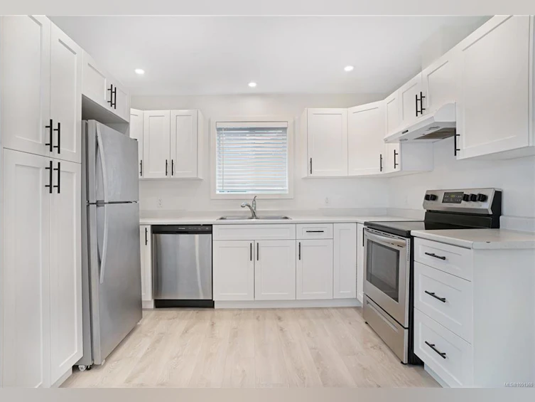 15 Fourth Street, Nanaimo, BC, V9R 1S6 - 6