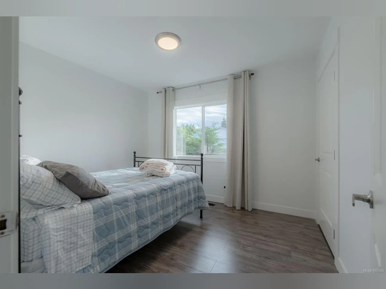 15 Fourth Street, Nanaimo, BC, V9R 1S6 - 16