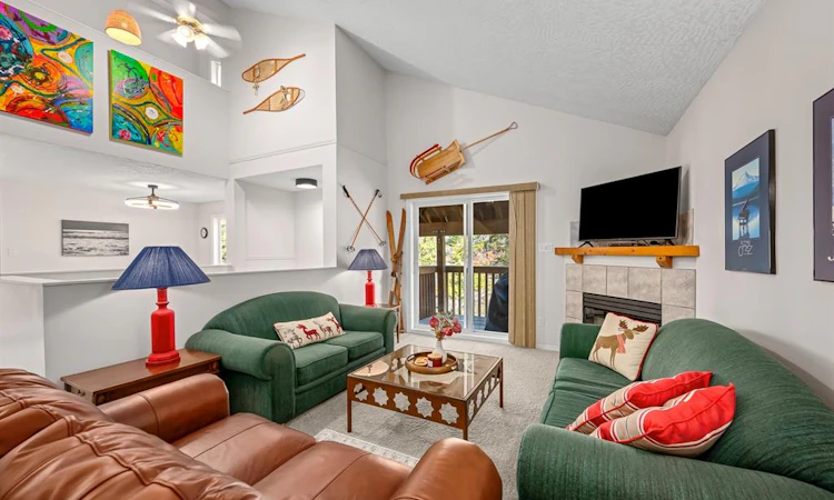 C-828 Washington Way