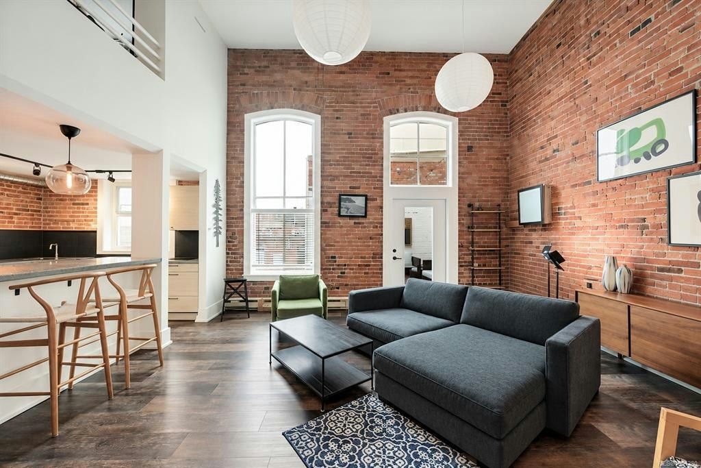 302-1407 Government Street, Victoria, BC, V8W 1Z1