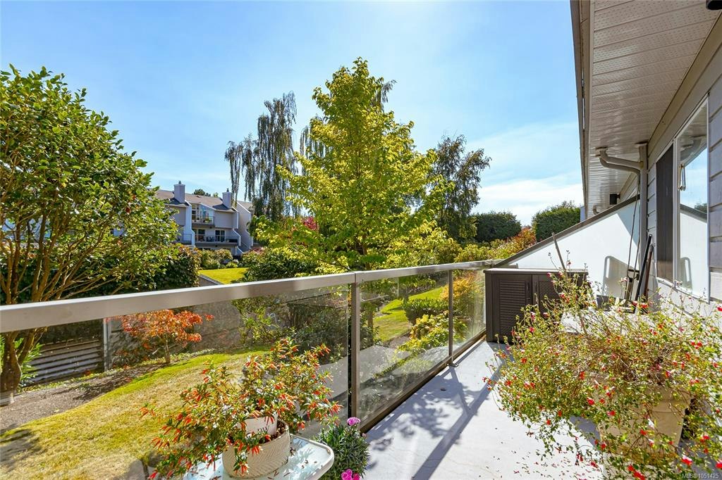 105-10461 Resthaven Drive, Sidney, BC, V8L 3H6