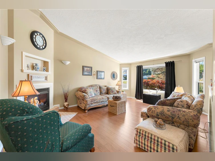 1241 Mckinley Road, Ladysmith, BC, V9G 1R2 - 6