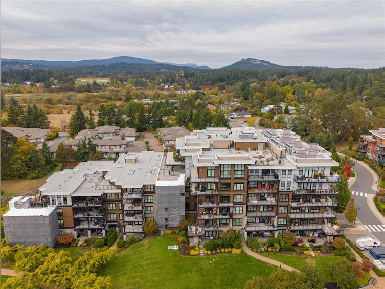 205-741 Travino Lane, Saanich, BC, V8Z 0G3 - 68