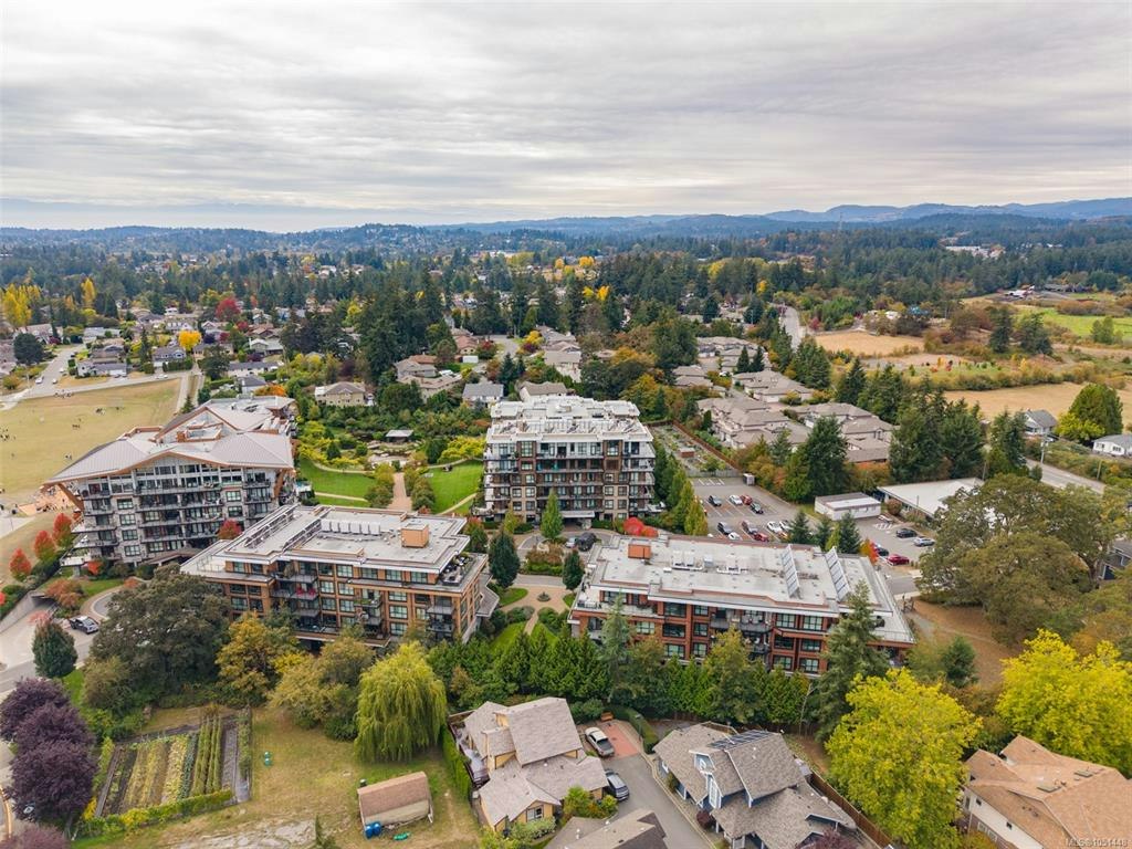 205-741 Travino Lane, Saanich, BC, V8Z 0G3 - 35