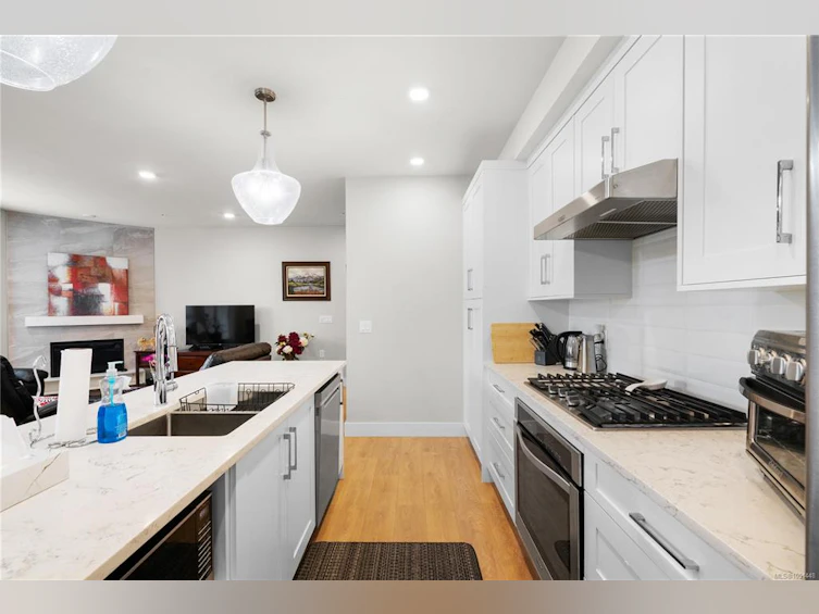 205-741 Travino Lane, Saanich, BC, V8Z 0G3 - 13