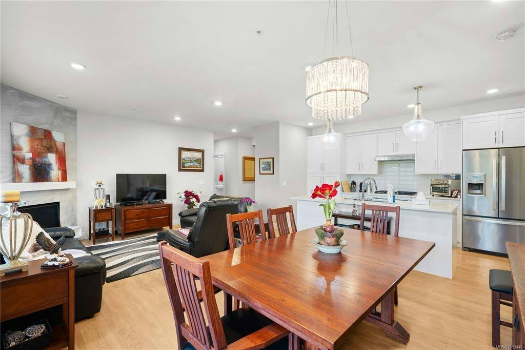 205-741 Travino Lane, Saanich, BC, V8Z 0G3 - 9
