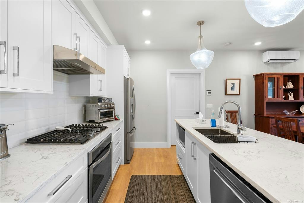 205-741 Travino Lane, Saanich, BC, V8Z 0G3 - 11