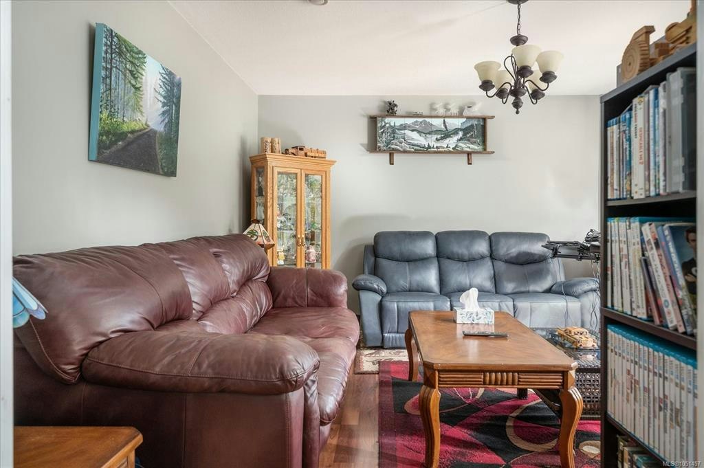555 Hooper Place - 5