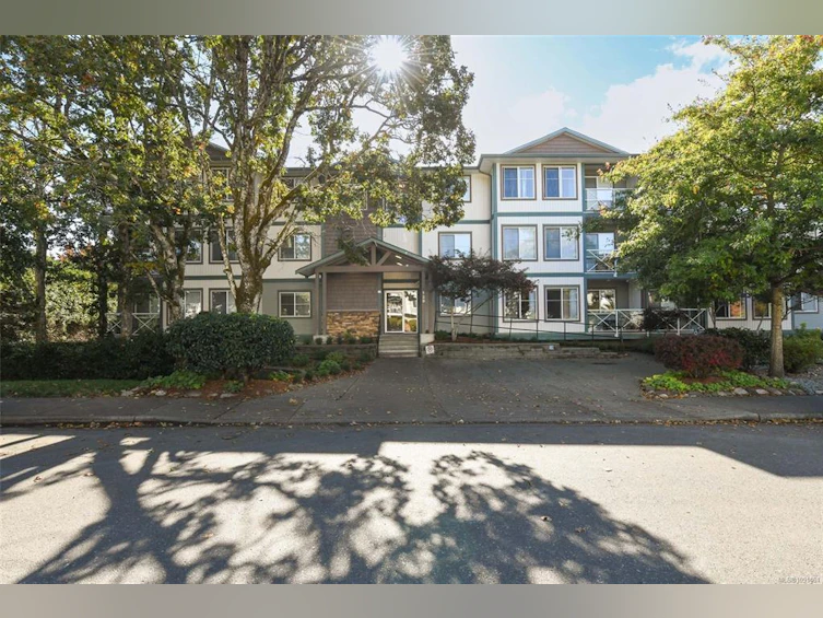 303-129 Back Road, Courtenay, BC, V9N 3W5