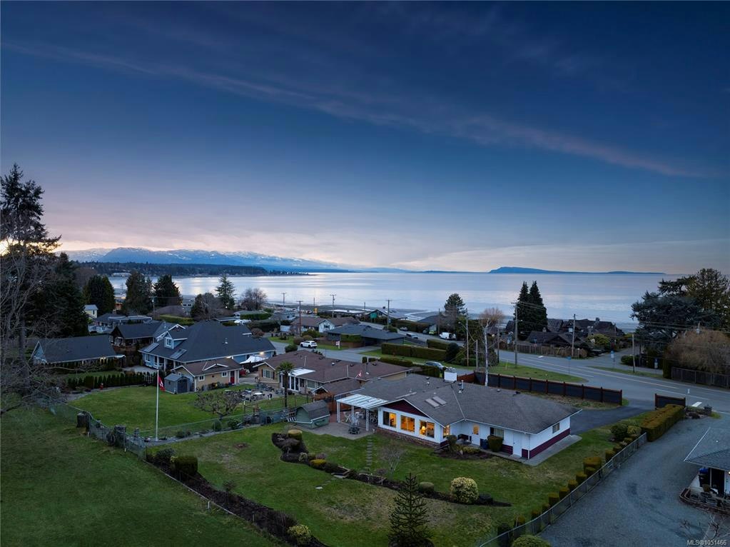260 Elizabeth Avenue, Qualicum Beach, BC, V9K 1G8