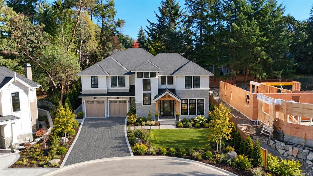 3913 Woodlands Place, Saanich, BC, V8N 4J8