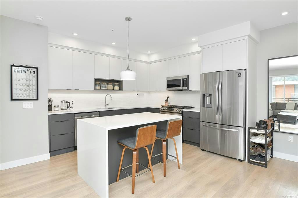 404-967 Whirlaway Crescent - 3