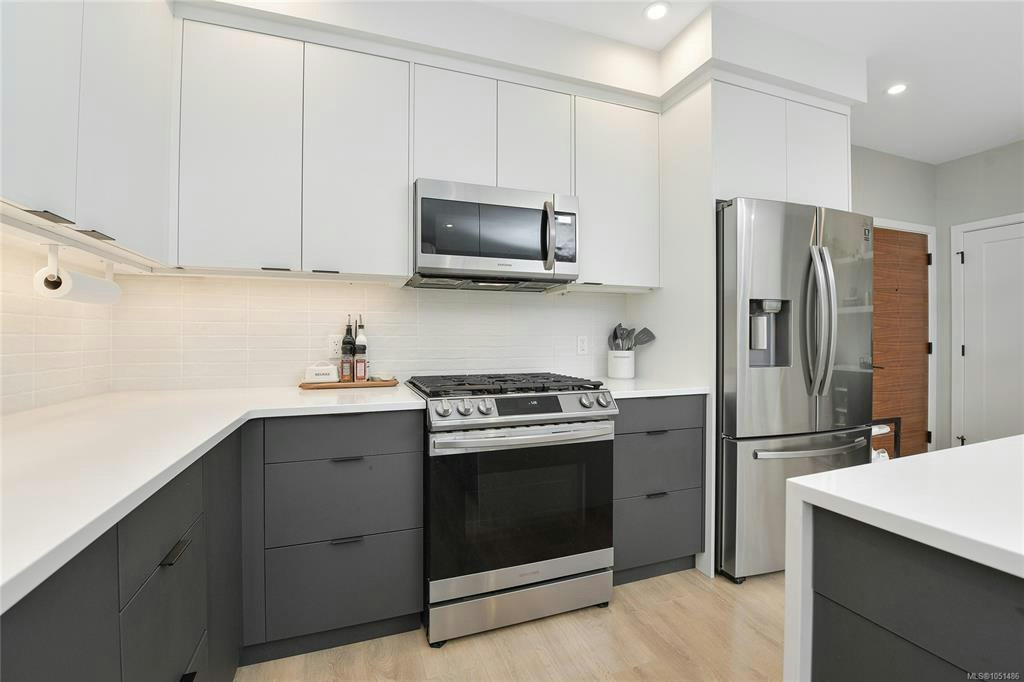 404-967 Whirlaway Crescent - 4