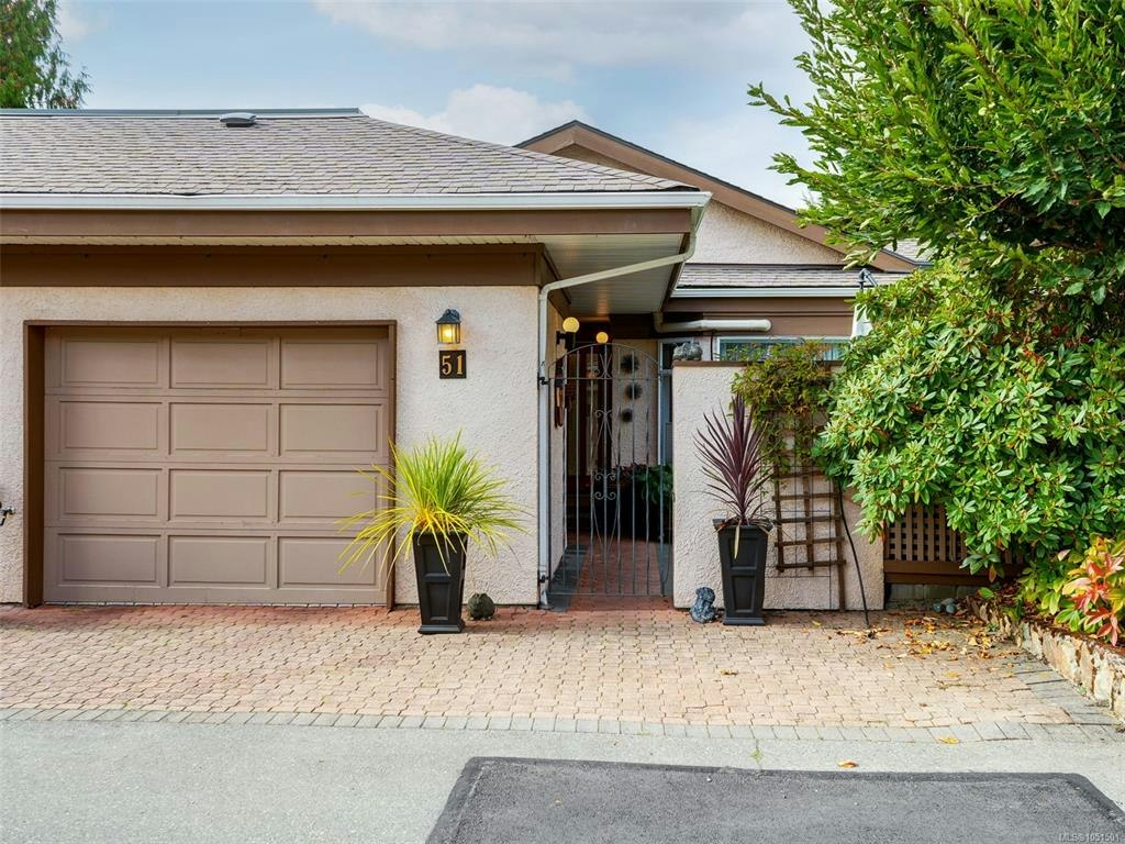 51-901 Kentwood Lane, Saanich, BC, V8Y 2Y9