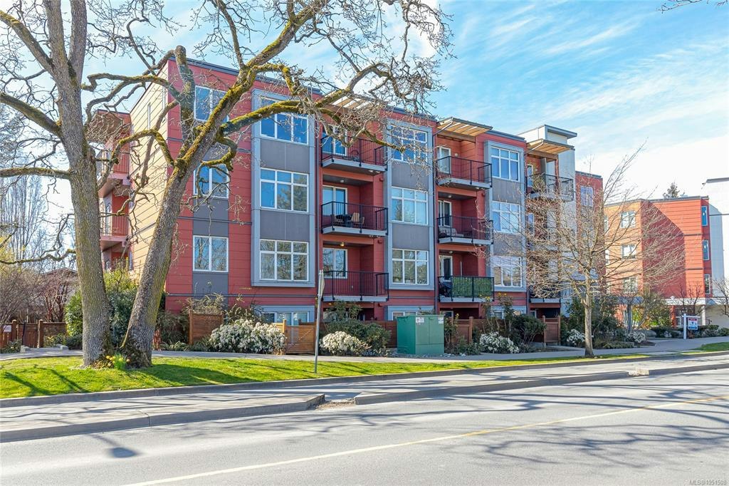 201-4030 Borden Street, Saanich, BC, V8X 2E9