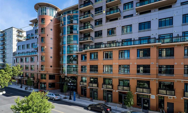 322-1029 View Street