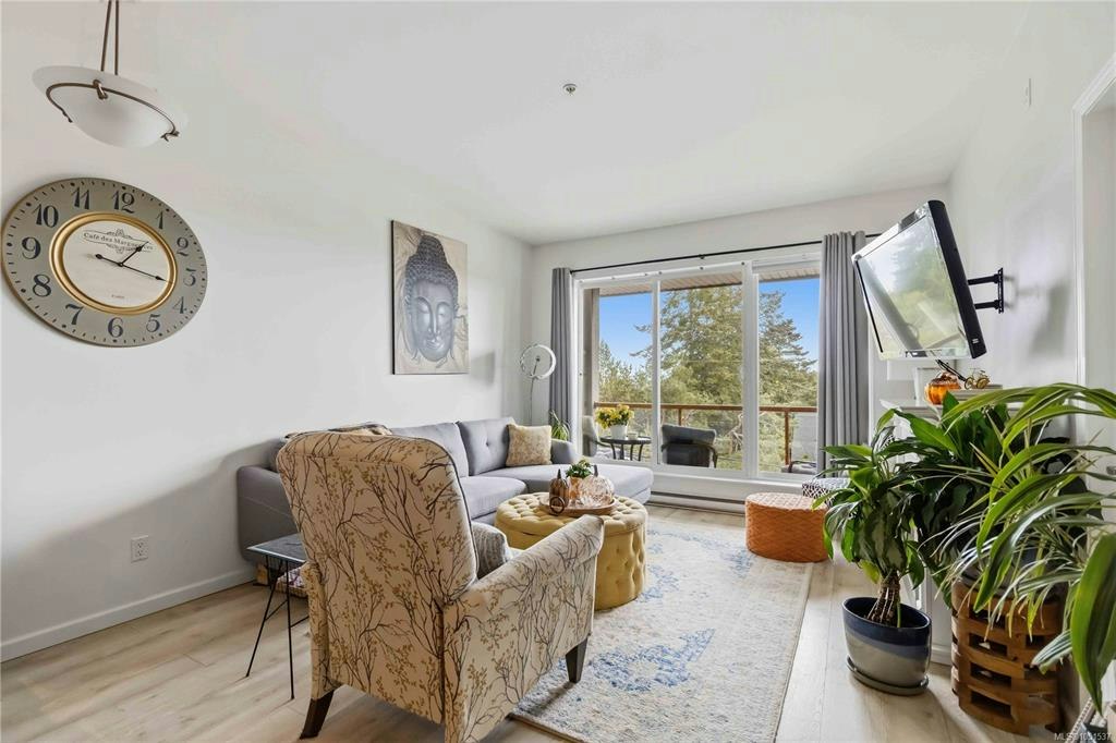 308-1959 Polo Park Court, Central Saanich, BC, V8M 2K1