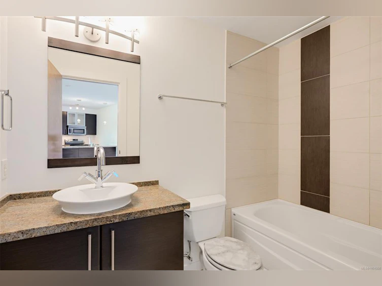 418-2745 Veterans Memorial Pkwy, Langford, BC, V9B 0H4 - 25