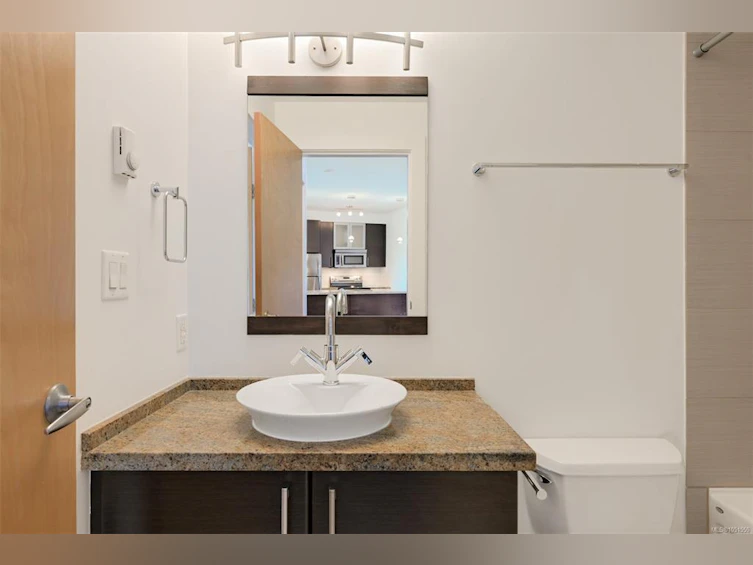 418-2745 Veterans Memorial Pkwy, Langford, BC, V9B 0H4 - 26