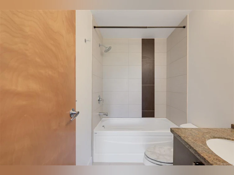 418-2745 Veterans Memorial Pkwy, Langford, BC, V9B 0H4 - 20