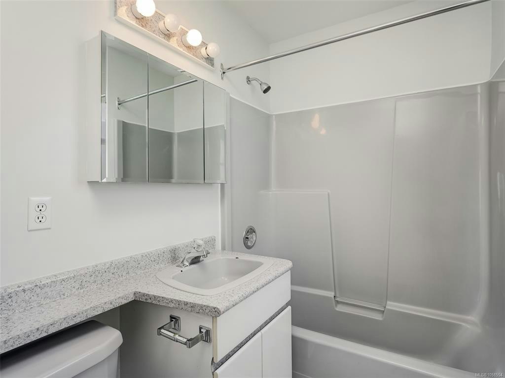 1287 Carmichael Court, Saanich, BC, V8Z 7B9 - 19