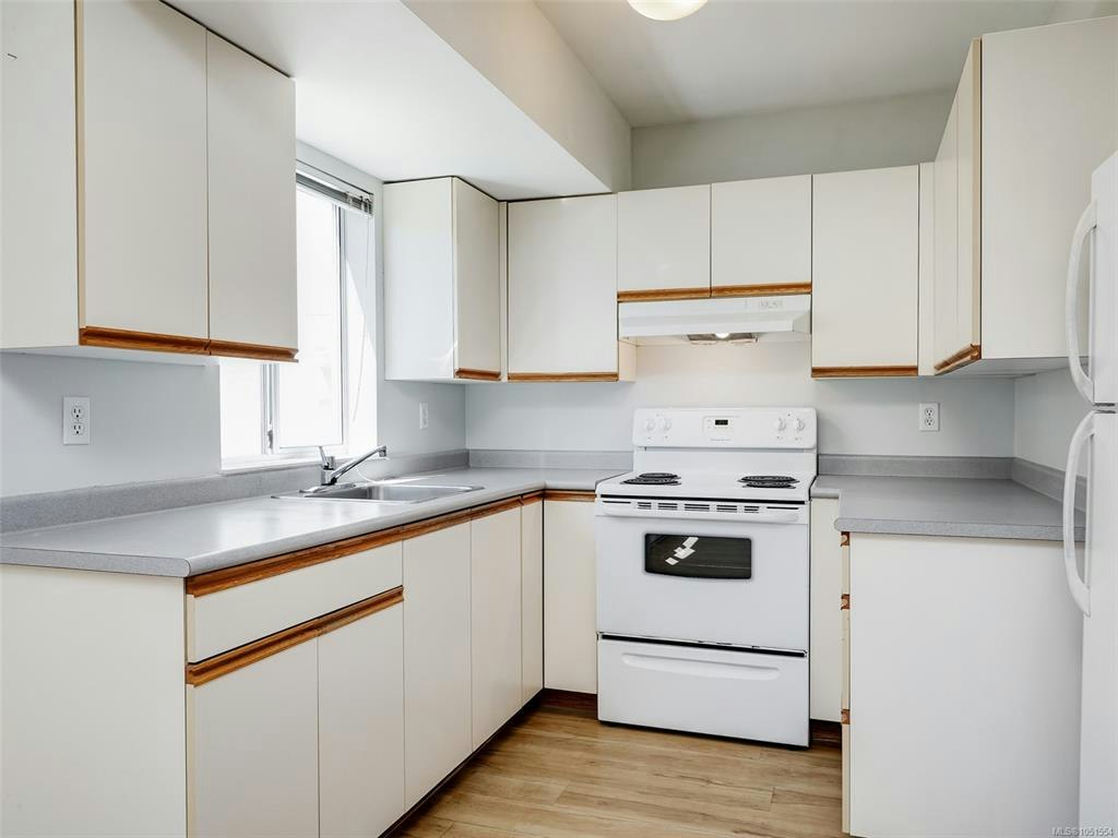 1287 Carmichael Court, Saanich, BC, V8Z 7B9 - 30