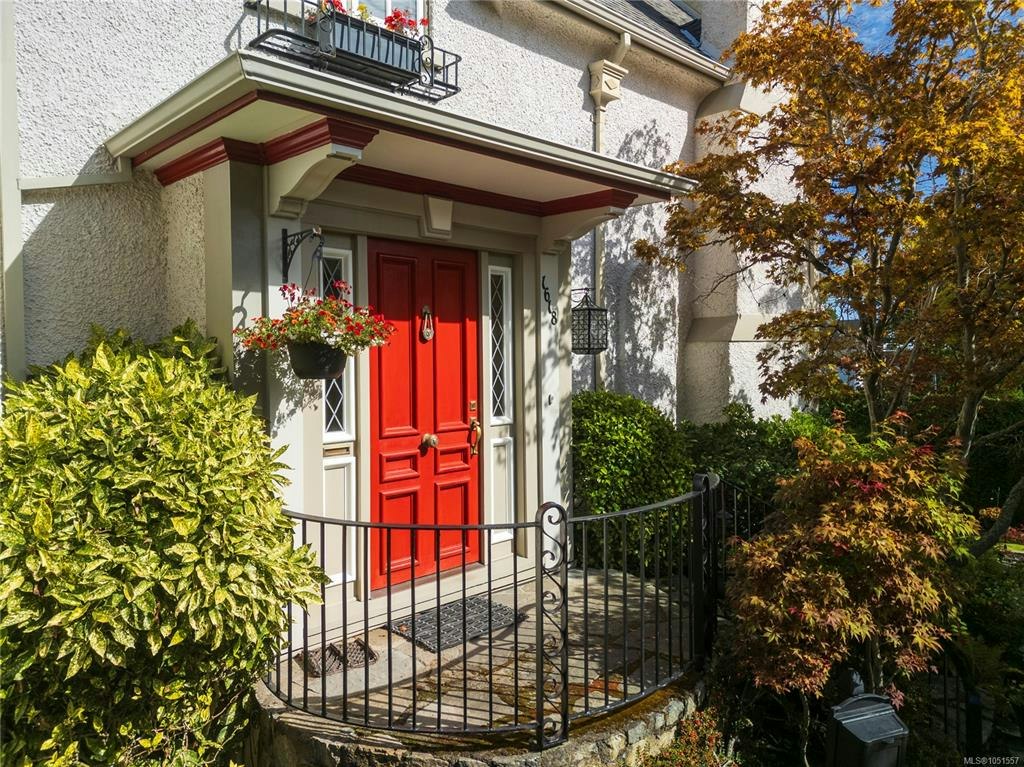 1618 Rockland Avenue, Victoria, BC, V8S 1W7