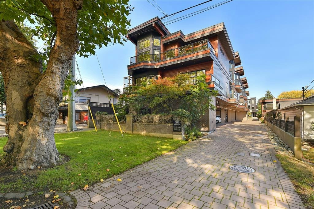 206-2589 Penrhyn Street, Saanich, BC, V8N 1G4 - 31