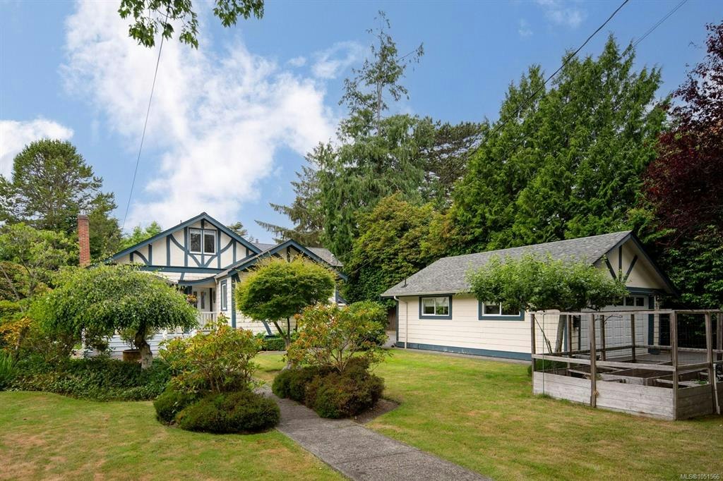 1036 Deal Street, Oak Bay, BC, V8S 5G5