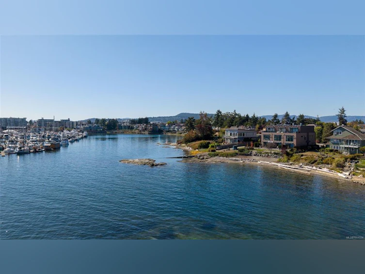 1-2525 Rothesay Avenue, Sidney, BC, V8L 2B9 - 29