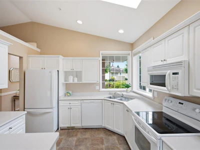 6154 Saturna Avenue - 4