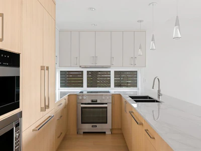 3-2525 Rothesay Avenue - 5